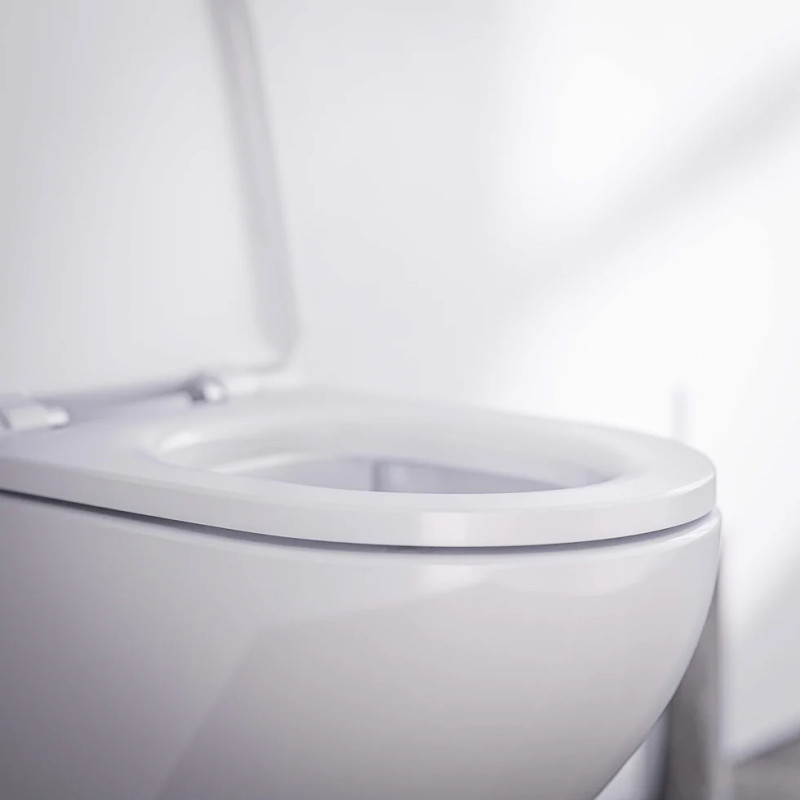 Bernstein 35729 — podwieszana miska WC Rimless z deską Soft-Close